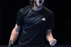 开云体育APP下载-西班牙网球队血洗英国网球队，西西帕斯绝境逆转