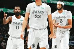 开云体育登录-包含独行侠横扫勇士，卡鲁索完成帽子戏法的词条