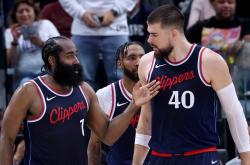 开云体育官网-独行侠鏖战中国男篮，莫里斯一己之力扛起全队