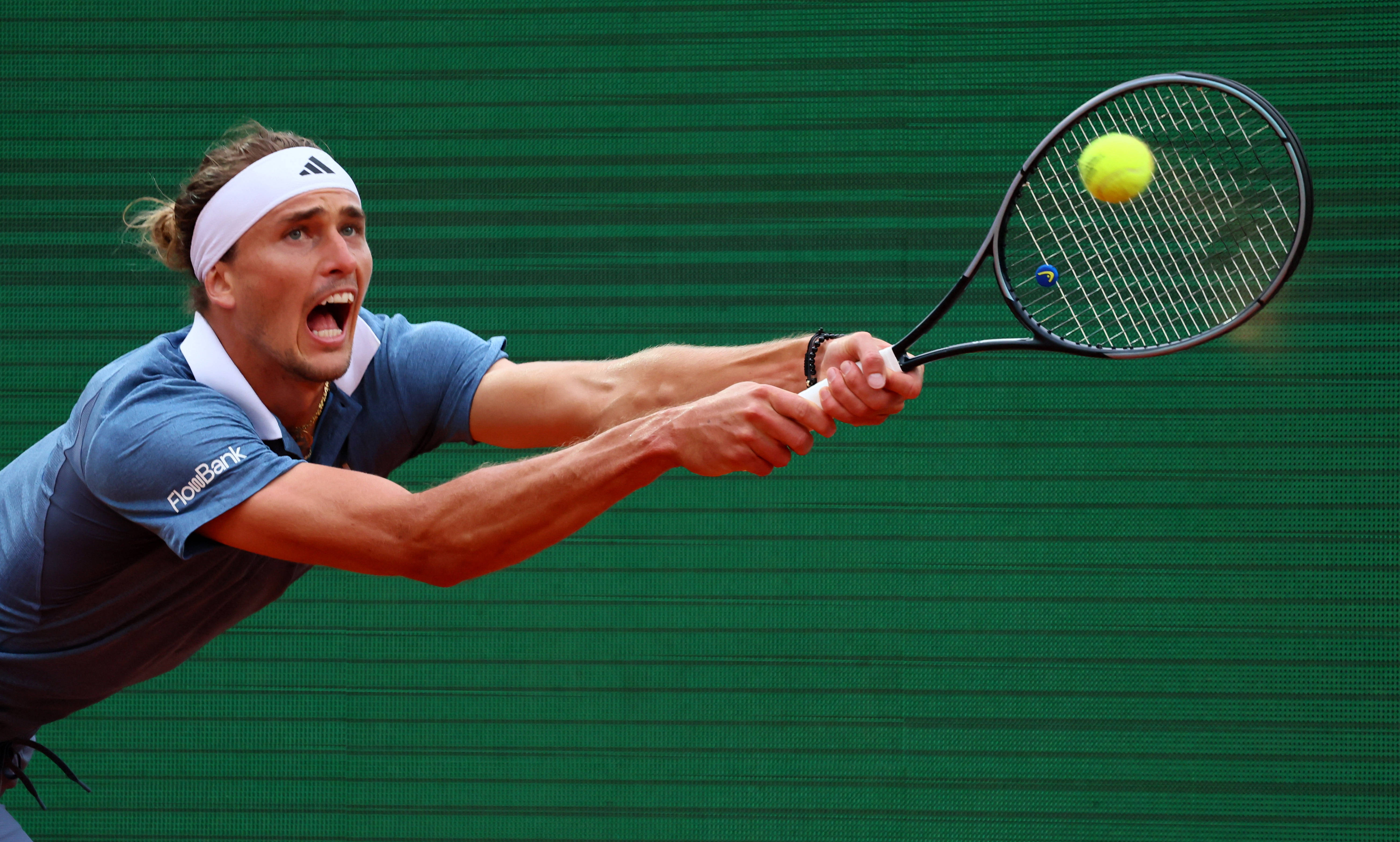 关于德国网球队力克欧洲网球队，兹维列夫统治全场的信息