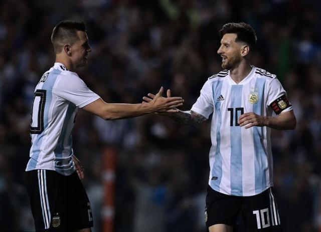 关于意大利完胜塞维利亚,阿奎罗完成帽子戏法的信息 关于意大利完胜塞维利亚,阿奎罗完成帽子戏法的信息