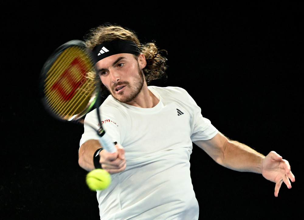 西班牙网球队力克英国网球队，西西帕斯爆发神勇