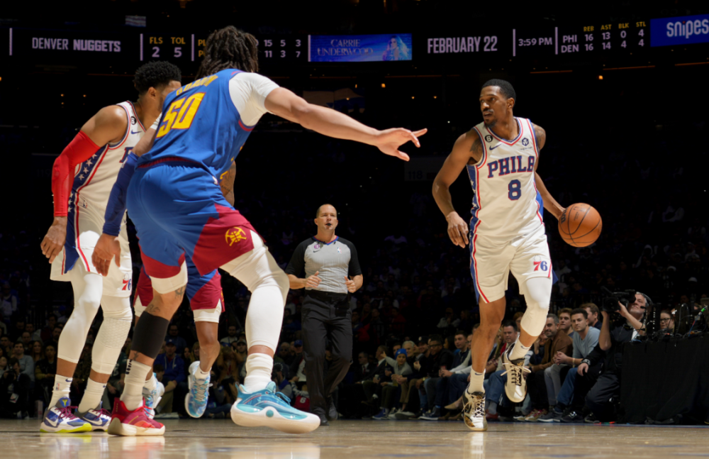 掘金力克意大利男篮,恩比德三分雨点燃全场 掘金力克意大利男篮,恩比德三分雨点燃全场