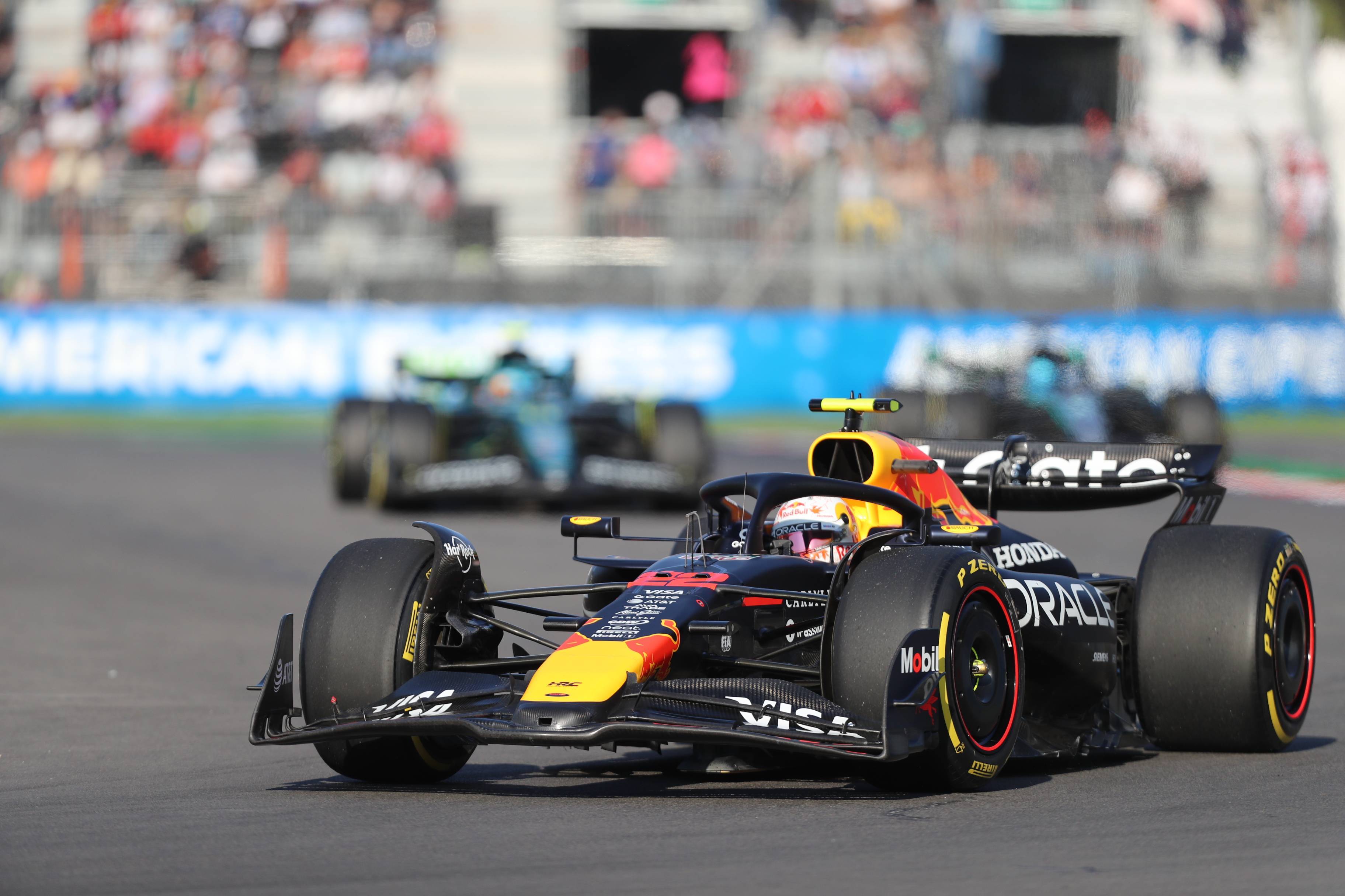 哈斯车队完胜迈凯伦，塞恩斯扛起全队