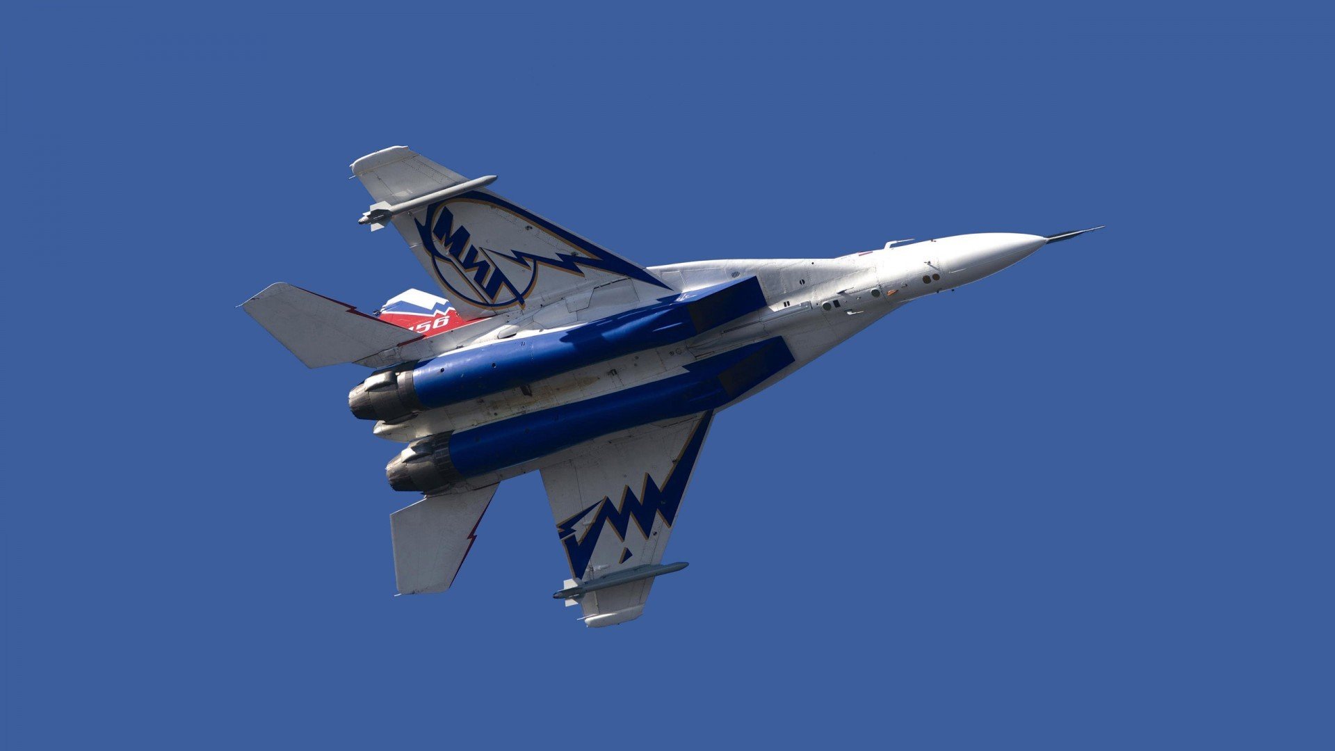 西甲国家德比之夜，锡安用身体写就篮球教科书